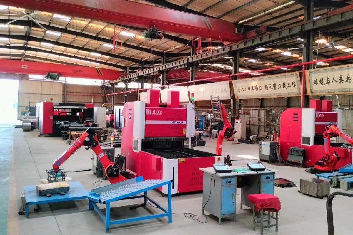 Automated laser cutting and robotic handling workshop